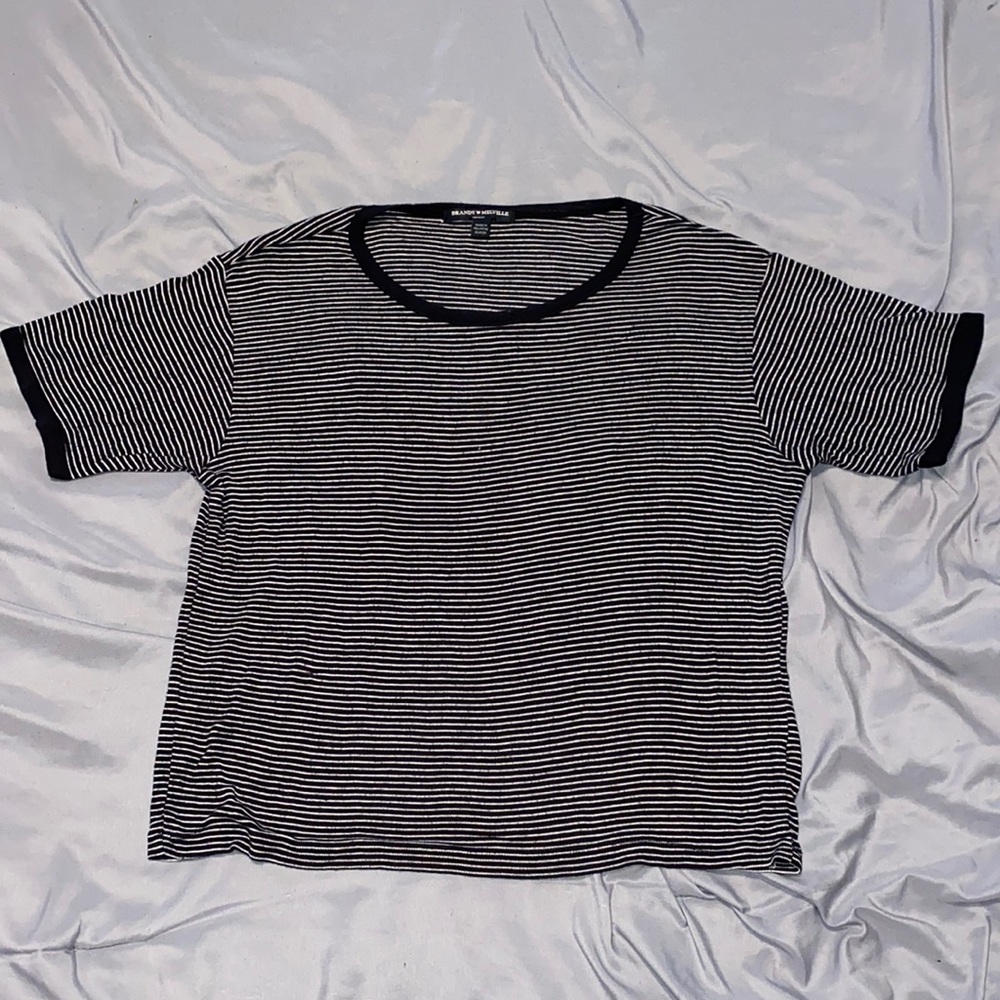 Loose fitting crop top!